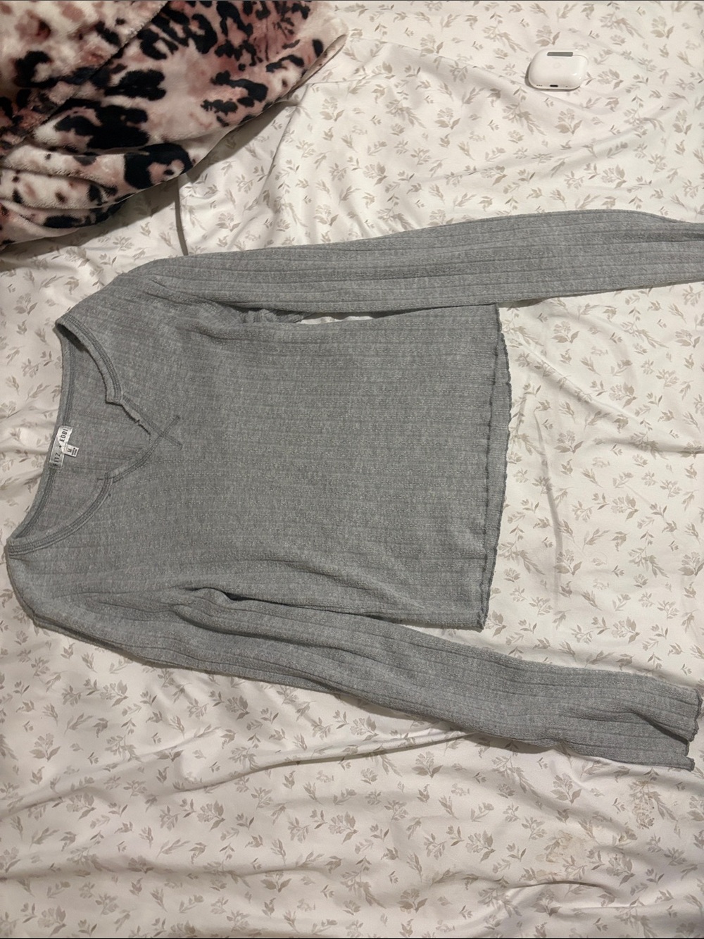 Ribbed Scoop Neck Sweater - Gray